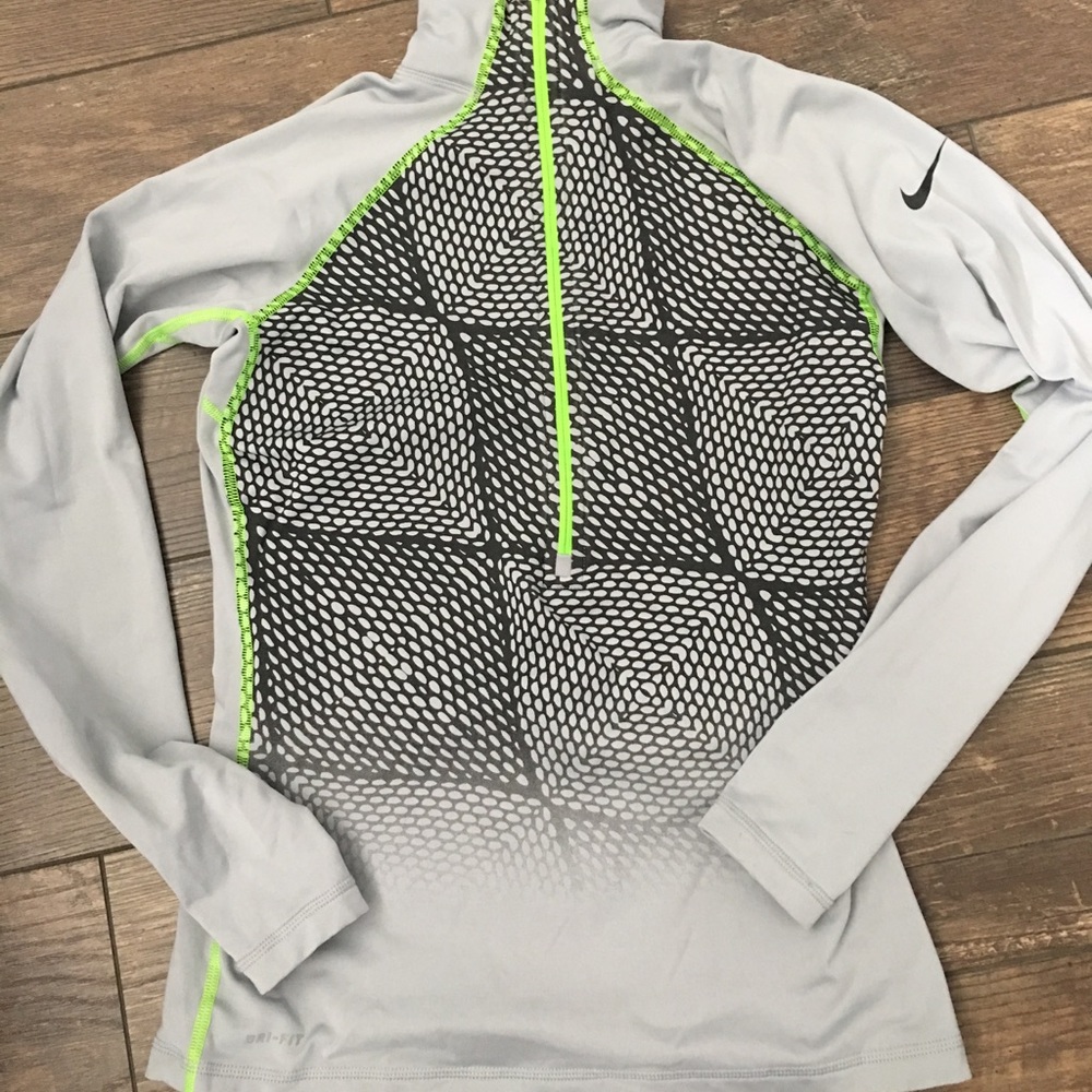 Nike pro medium woman's workout long sleeve shirt!
